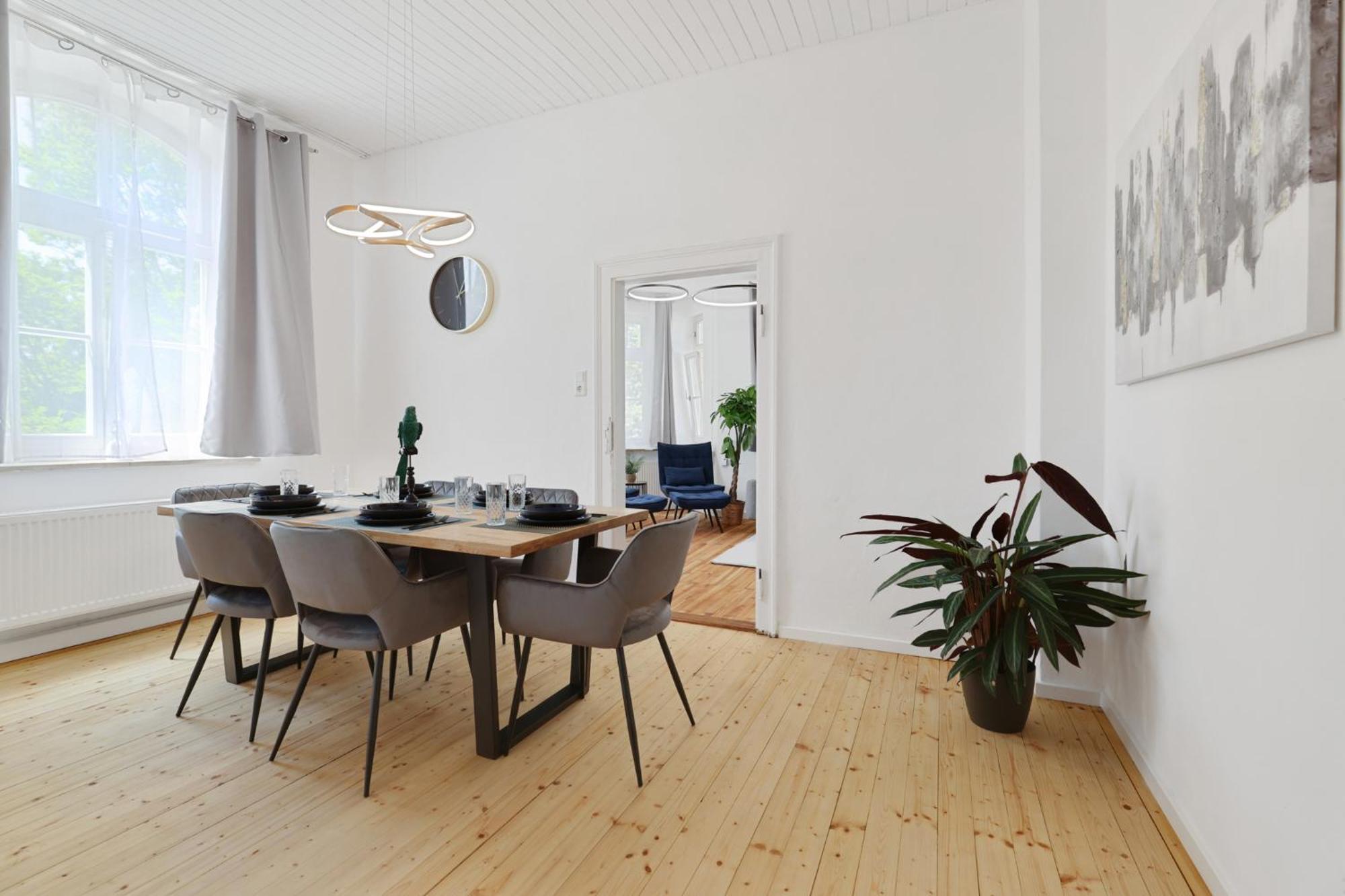 Apart21 - Exclusive In Location With Parking *